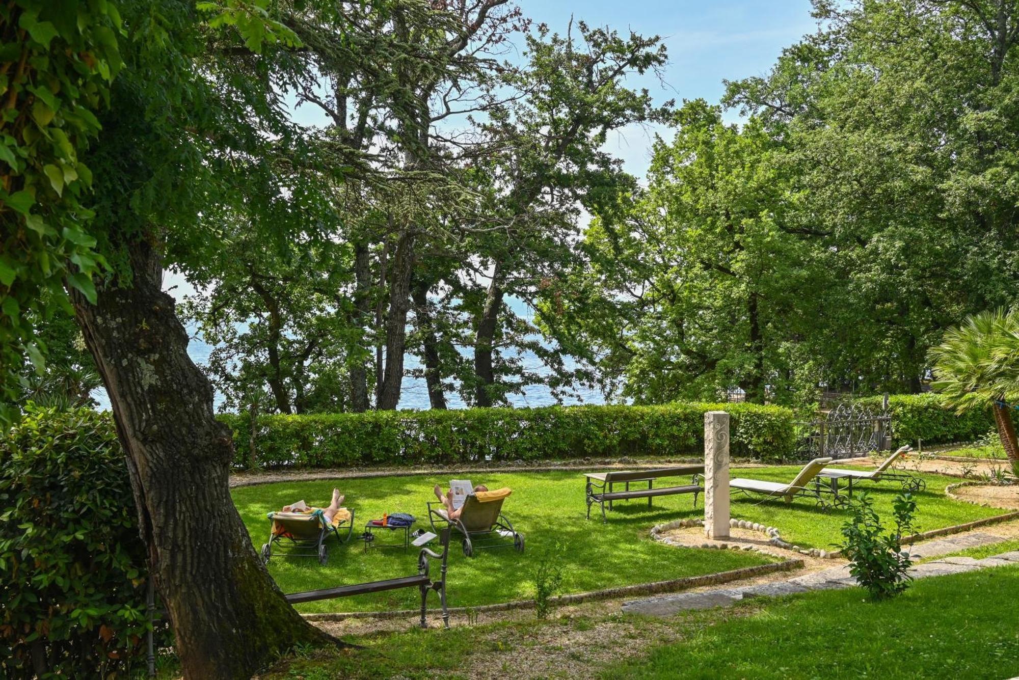 Hotel Villa Astra Lovran Eksteriør bilde
