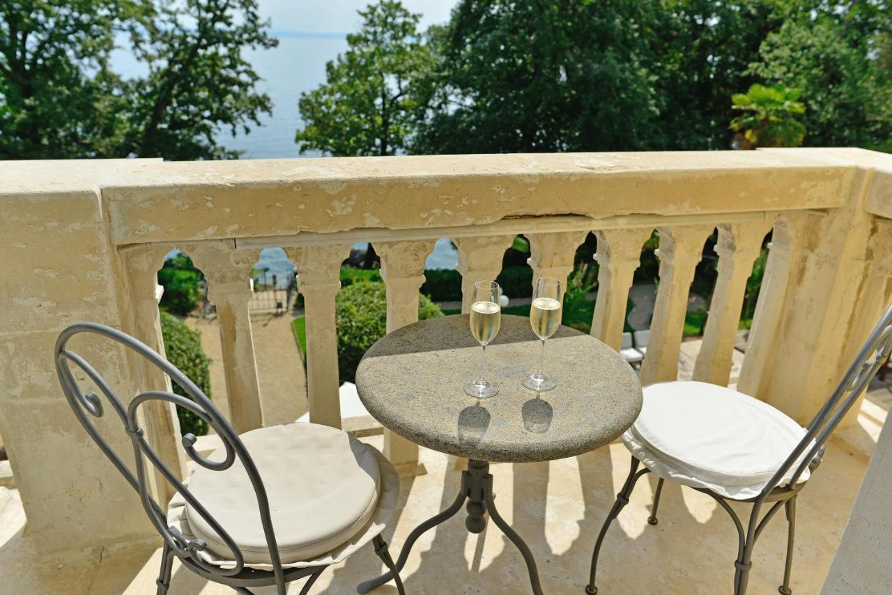 Hotel Villa Astra Lovran Eksteriør bilde